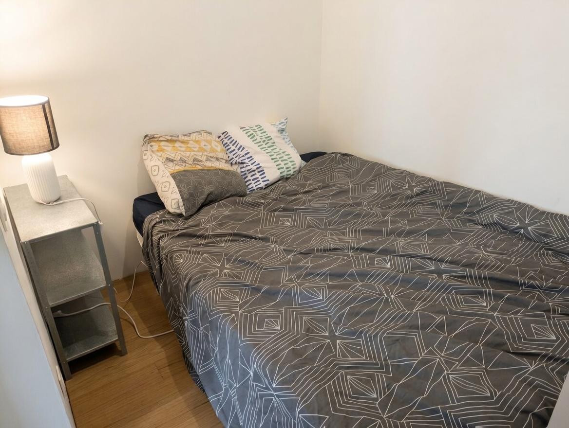 
                                                Location
                                                 Studio  T1 bis  2 m²  Métro Épeule Montesquieu