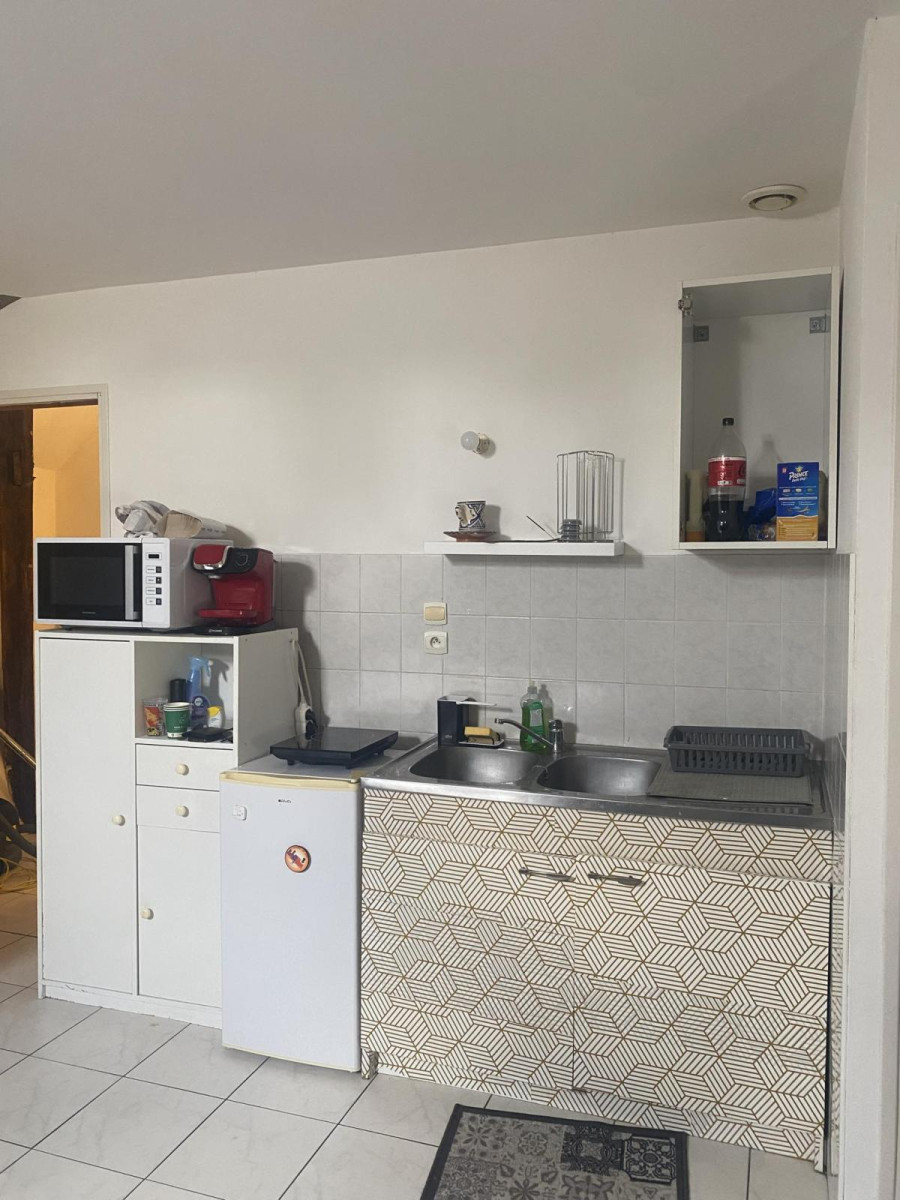 
                                                Location
                                                 Studio T1 de 24m2 (non meublé)