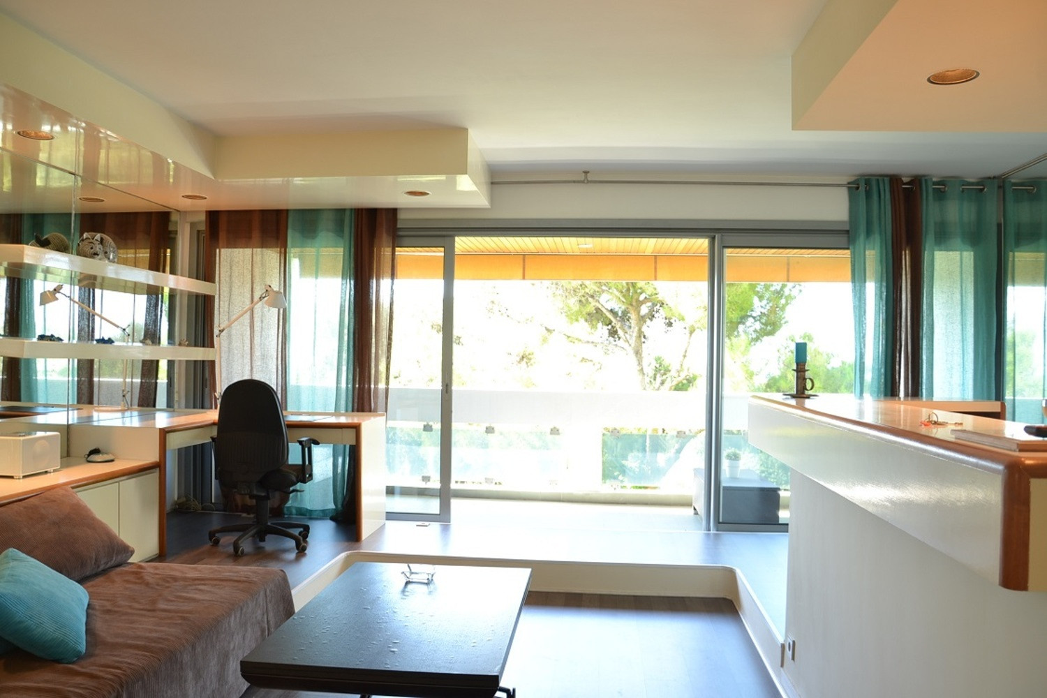 
                                                Location
                                                 Studio Thalassa