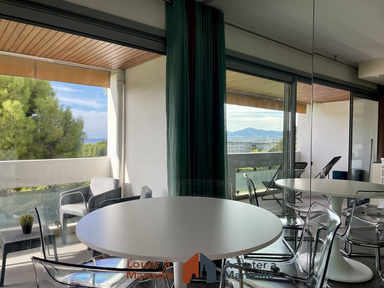 
                                                Location
                                                 Studio Thalassa