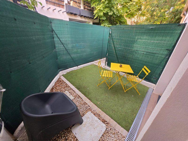 
                                                Location
                                                 Studio / Timone