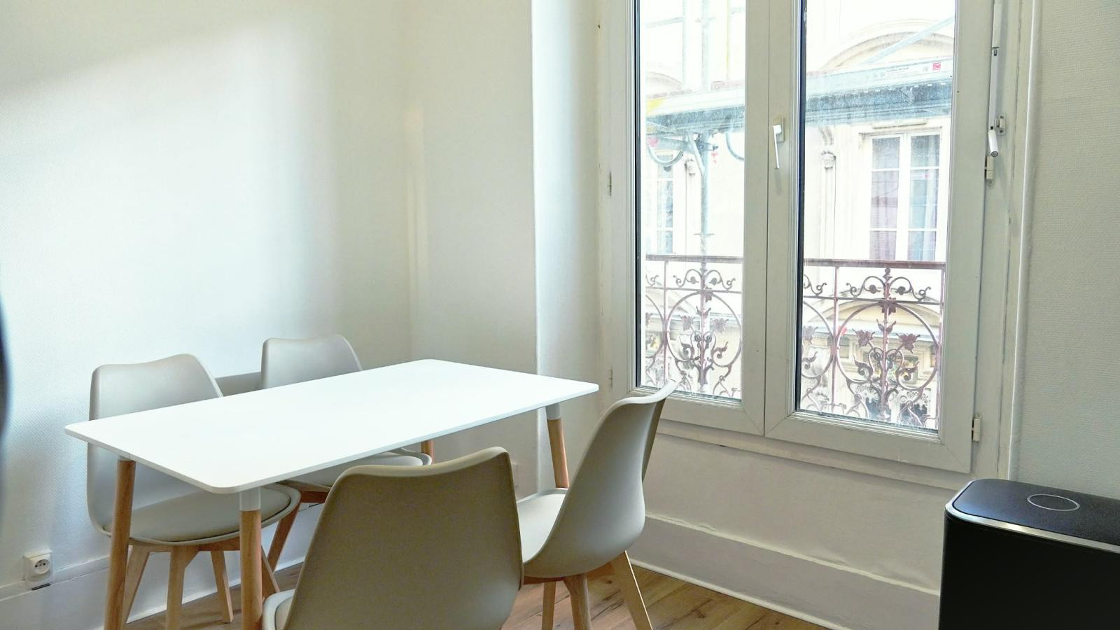 
                                                Location
                                                 Studio tout équipé, refait à neuf - Hypercentre
