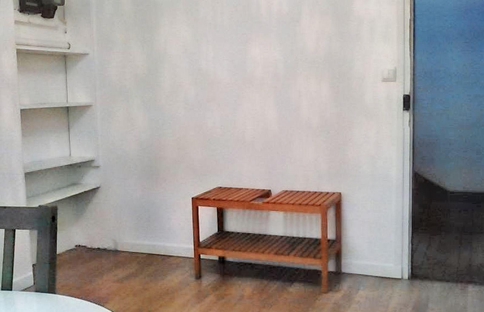 
                                                Location
                                                 Studio très ensoleillé, proche Paris
