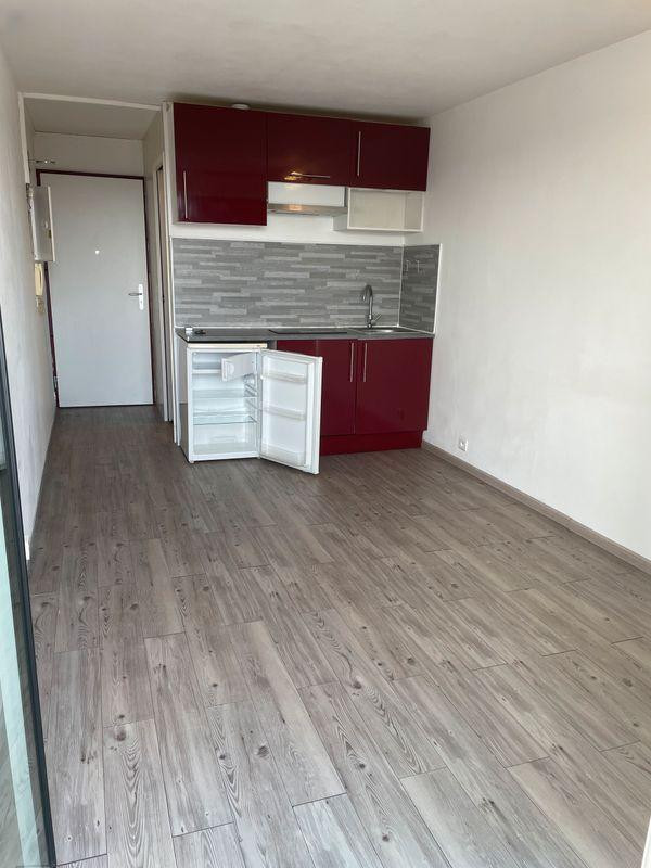 
                                                Location
                                                 Studio très lumineux 19m² Barrière d'Arès