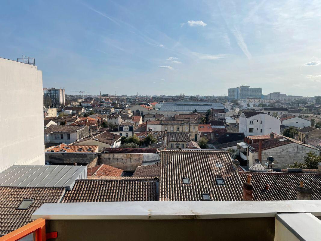 
                                                Location
                                                 Studio très lumineux 19m² Barrière d'Arès