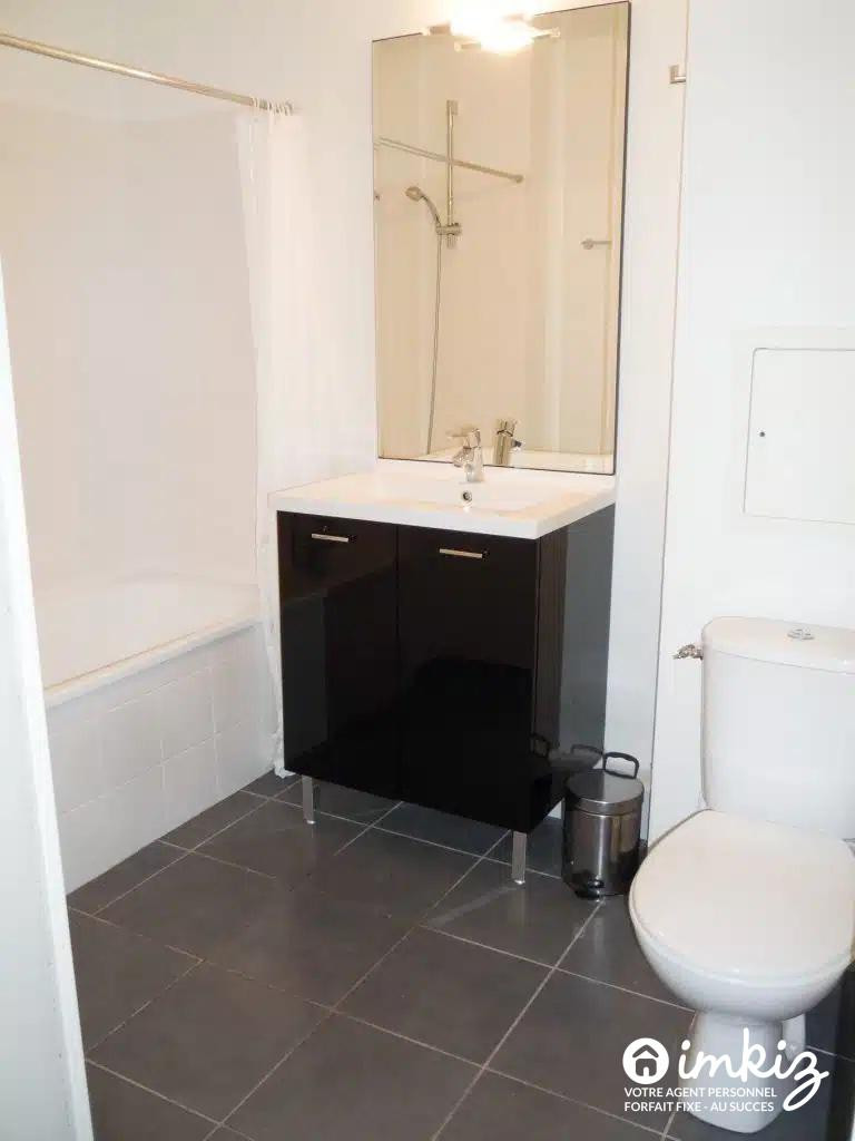 
                                                Vente
                                                 Studio vendu loué dans résidence étudiante