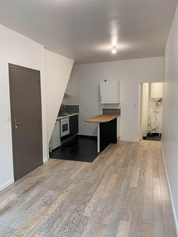 
                                                Location
                                                 Studio Vieux Lille 25 m² Rue du Metz
