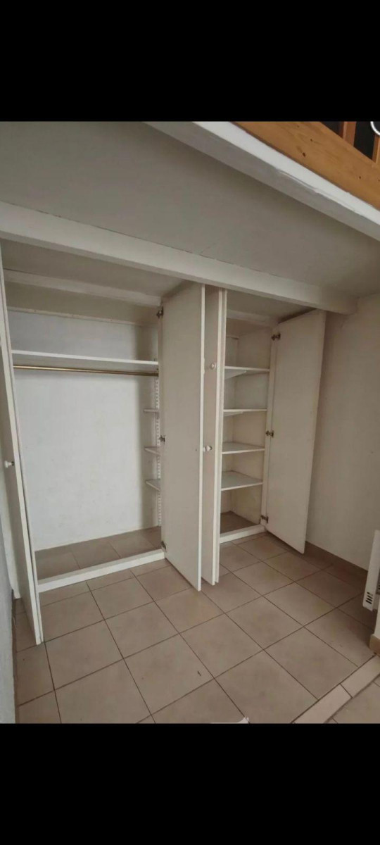 
                                                Location
                                                 Studio village avec mezzanine
