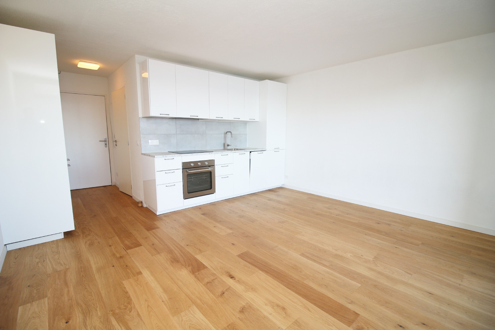 
                                                Vente
                                                 Studio VUE MER Nice ouest Carras Promenade