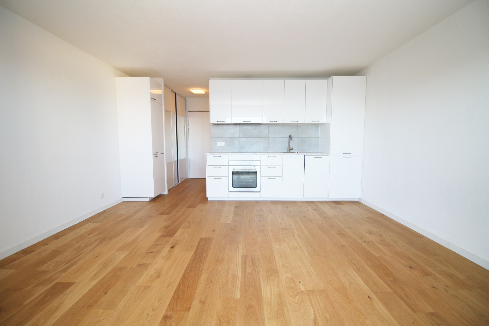 
                                                Vente
                                                 Studio VUE MER Nice ouest Carras Promenade