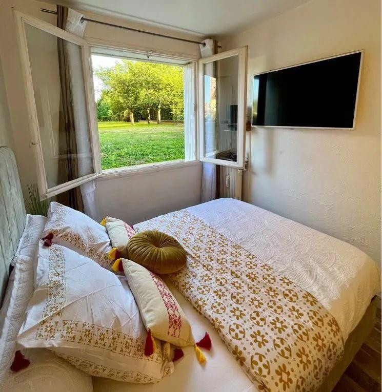 
                                                Location
                                                 Studio16m2 à Versailles location minimum 3O jours