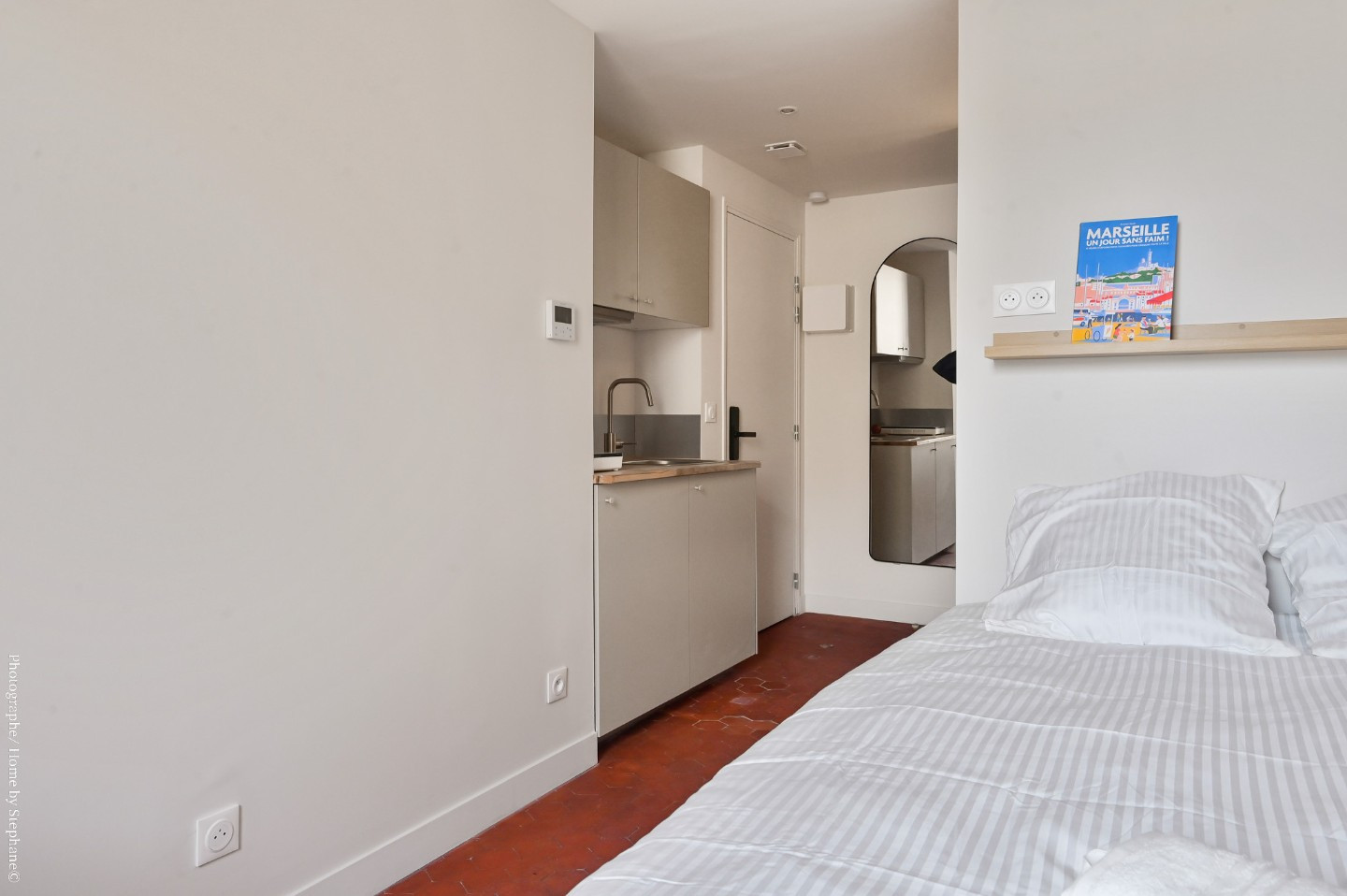 
                                                Location
                                                 Studios 20m²