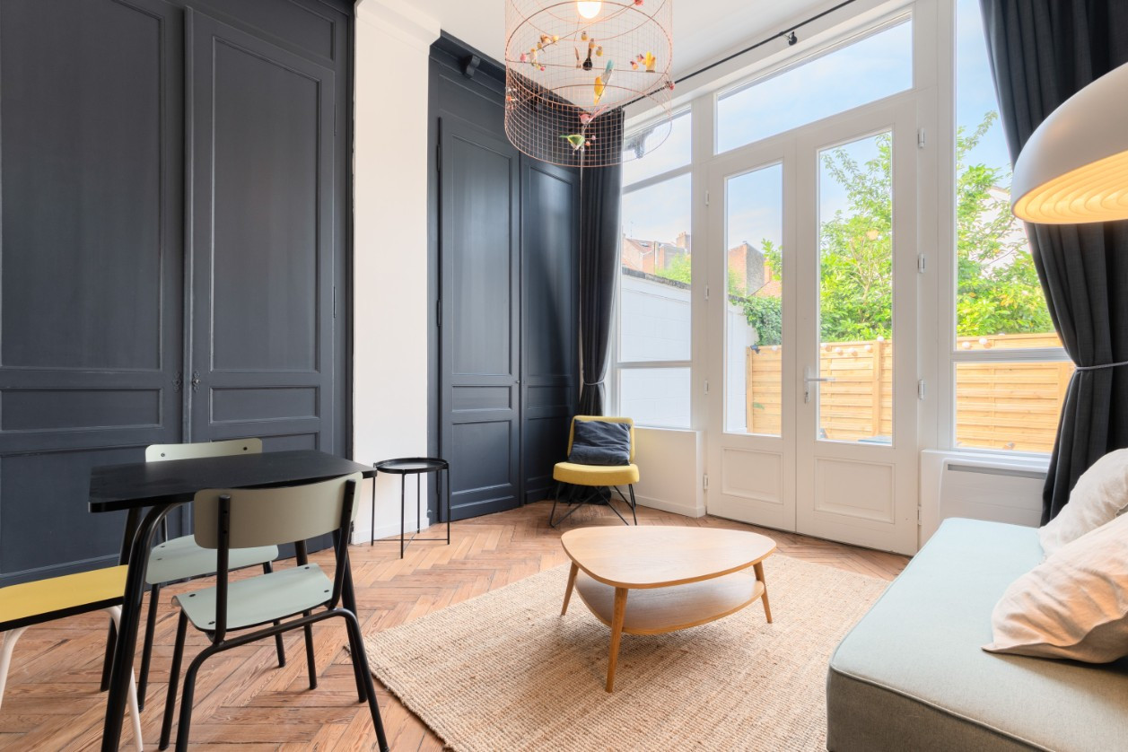 
                                                Location
                                                 Studios 21m²