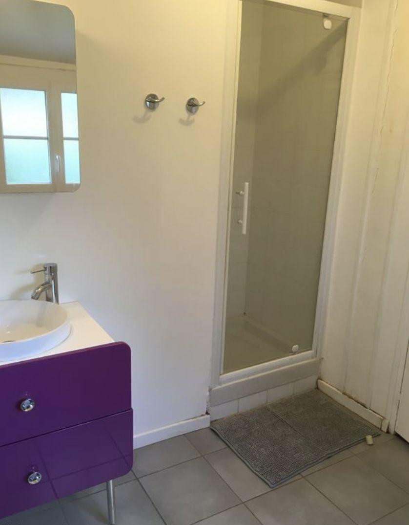 
                                                Location
                                                 Studios meublés