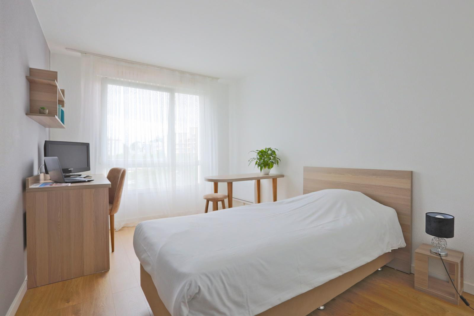 
                                                Location
                                                 Studios rénovés 20 m2 / Maison des chercheurs