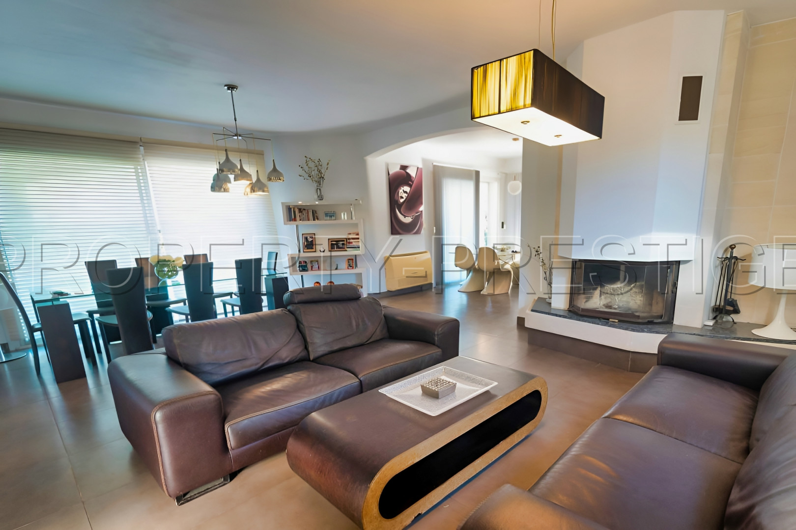 
                                                Vente
                                                 SUD BASTIA VILLA DE STANDING 170 M² PISCINE JACUZZI