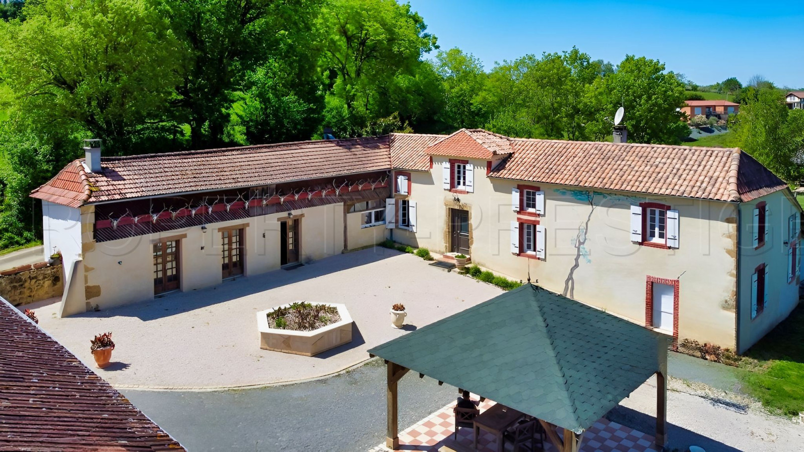 
                                                Vente
                                                 SUD-OUEST PROPRIETE AGRICOLE ET CHASSE 109 HA