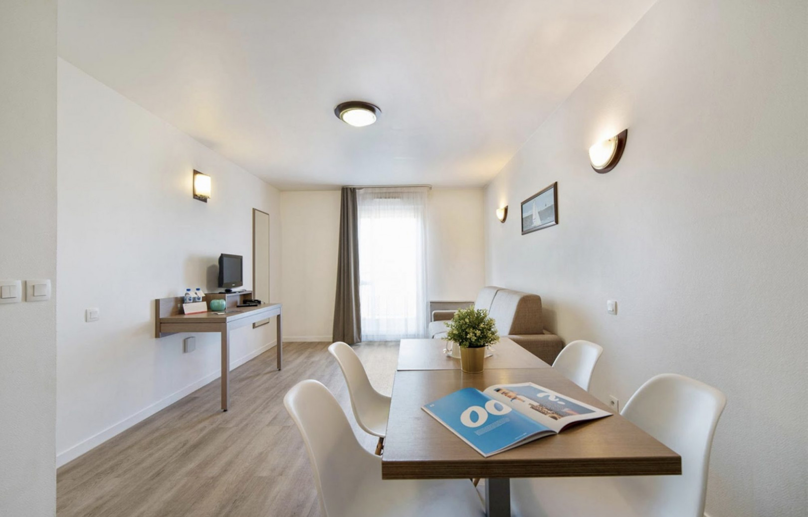 
                                                Vente
                                                 Super prix au m2 pour ce grand studio