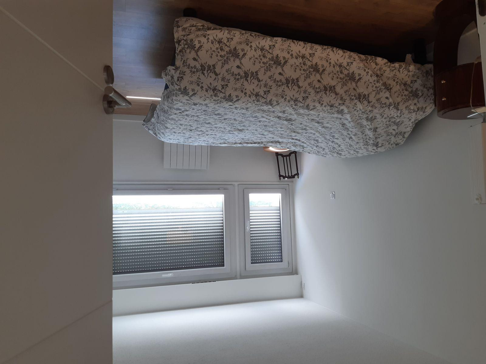 
                                                Location
                                                 Super T2 refait à neuf. Accès facile à Genève.