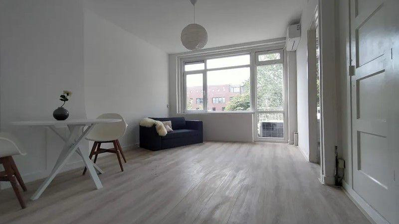 
                                                Location
                                                 Super T4 lumineux