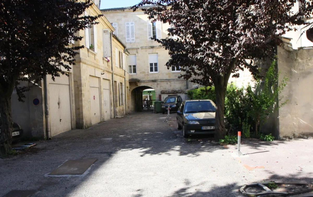 
                                                Location
                                                 Superbe 2 pièces 40m2 bordeaux centre avec parking