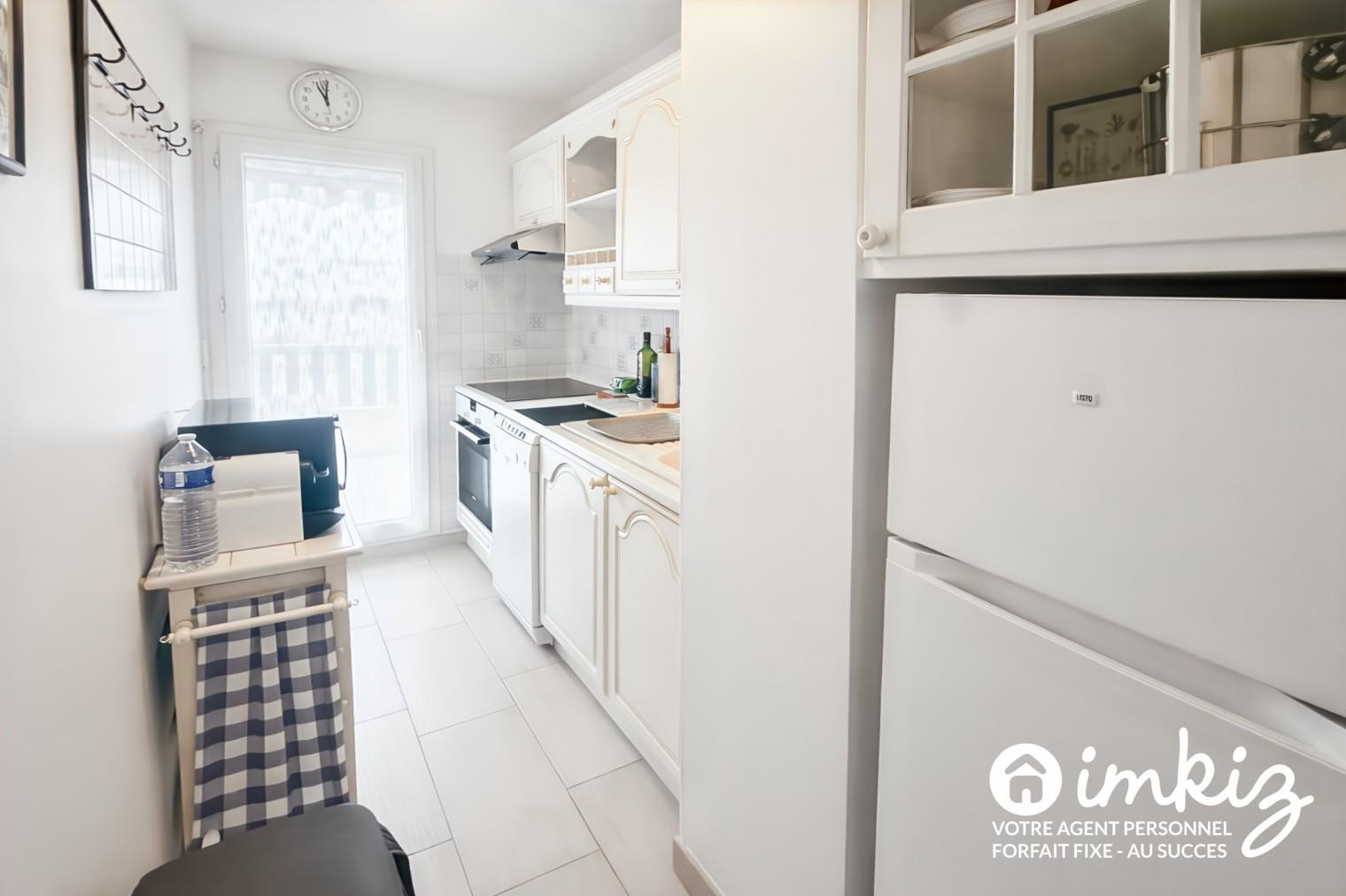 
                                                Vente
                                                 Superbe 2 pièces avec grande terrasse