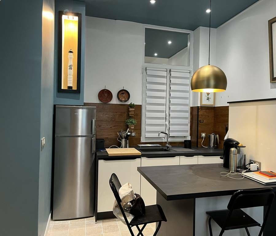 
                                                Location
                                                 Superbe 2 pièces meublé 40m² Proche du Bon Marché