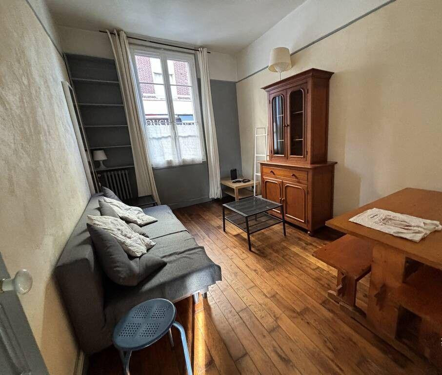
                                                Location
                                                 Superbe 2 pièces meublé 40m² Versailles