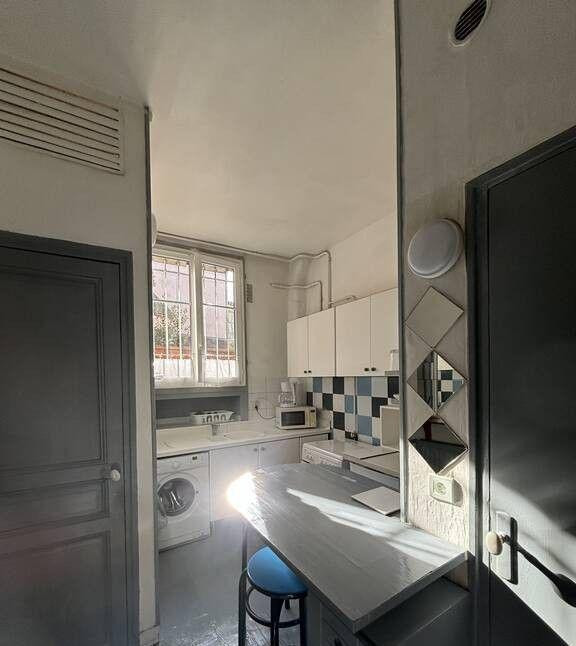 
                                                Location
                                                 Superbe 2 pièces meublé 40m² Versailles