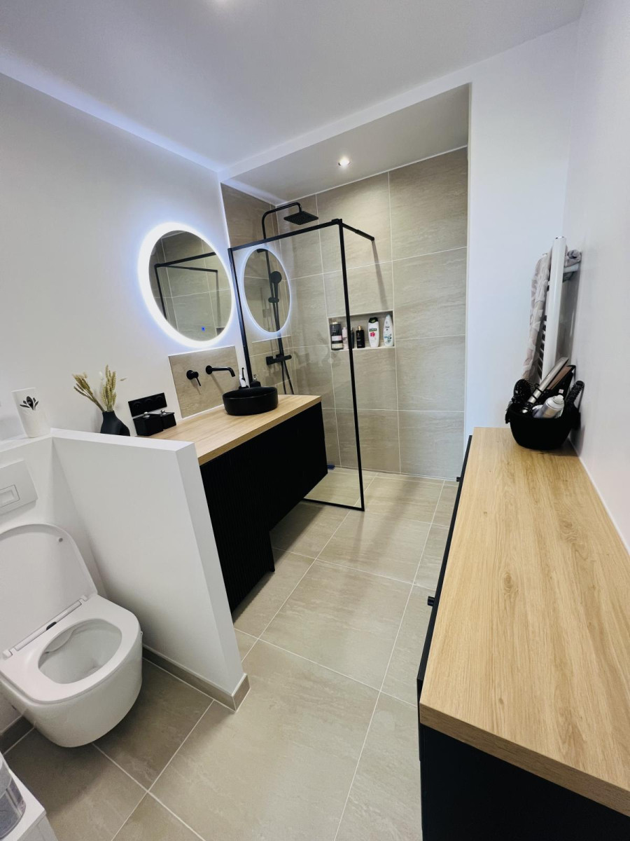 
                                                Location
                                                 Superbe 2 pièces meublé 50 m² Terrasse  70 m²