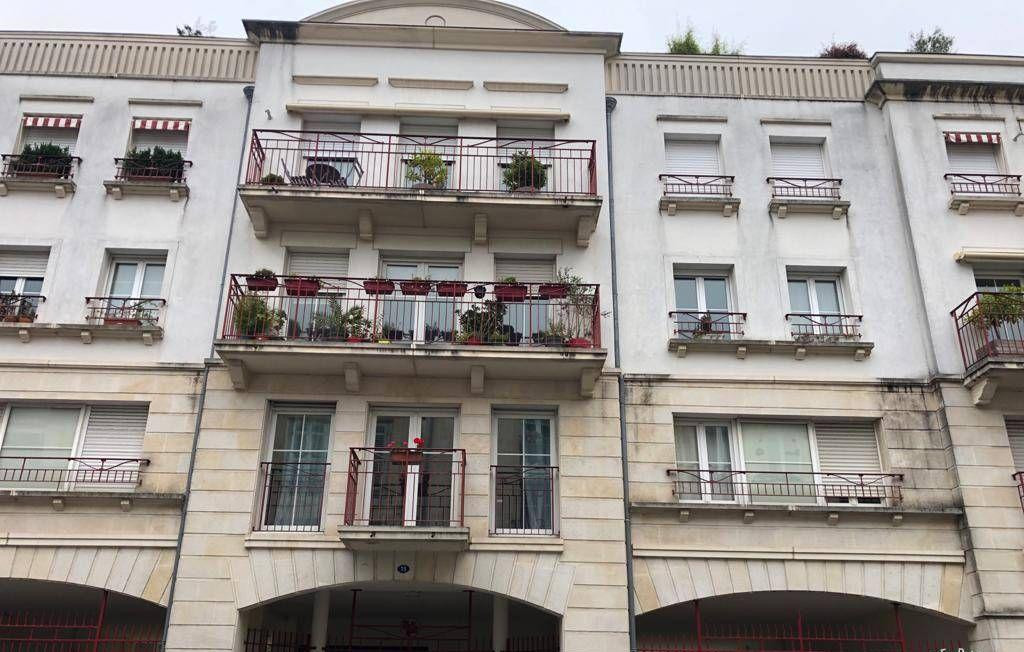
                                                Location
                                                 Superbe 2 pièces meublé 63 m² aux Chartrons