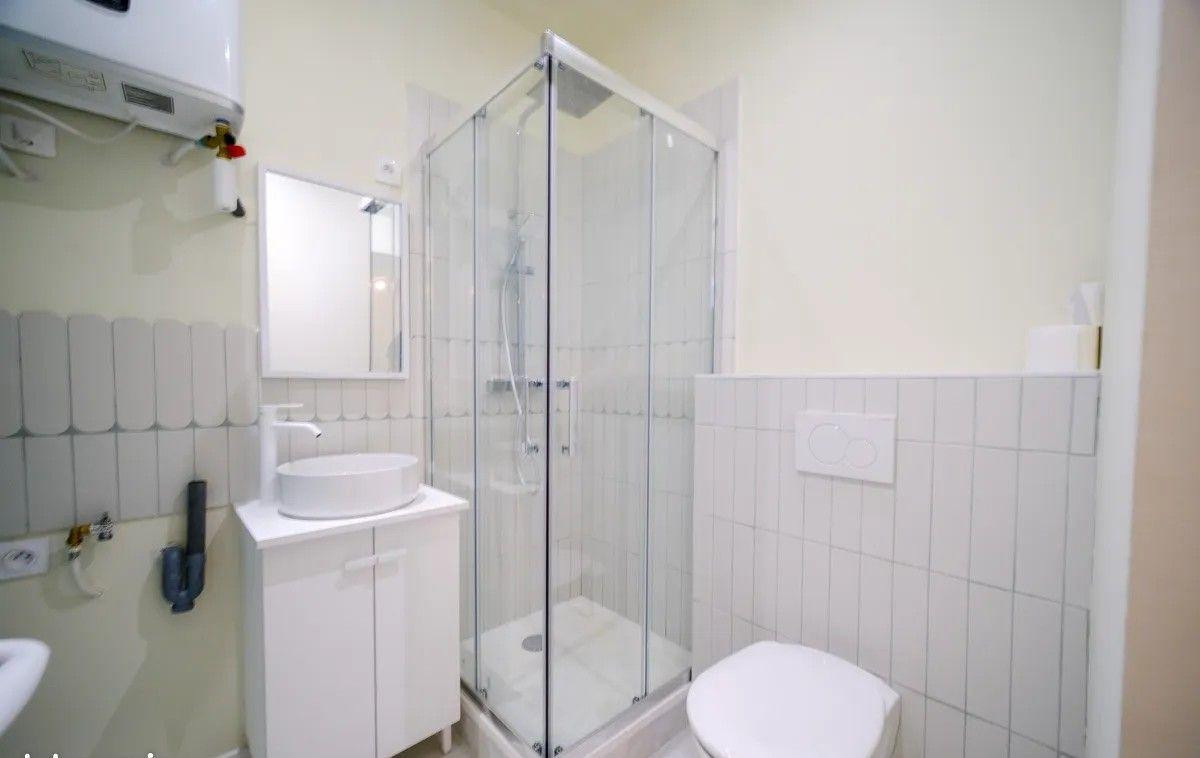 
                                                Location
                                                 Superbe 2P 24m² rénové avec soin et élégance