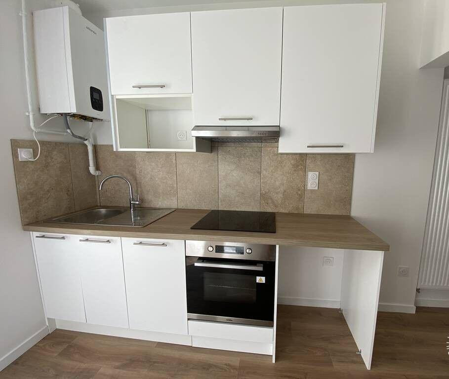 
                                                Location
                                                 Superbe 2P 37m² entièrement refait à neuf