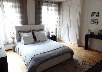 
                                                Location
                                                 Superbe 2P 42m² plein de charme et lumineux