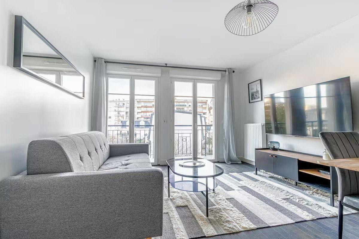 
                                                Location
                                                 Superbe 2P 44m² lumineux fonctionnel avec balcon