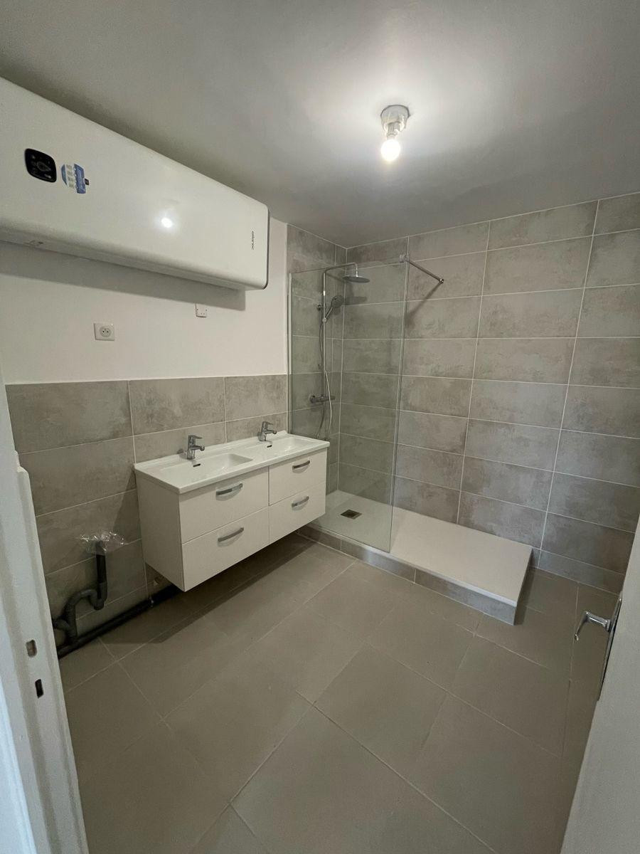 
                                                Location
                                                 Superbe 2P 56m² climatisé