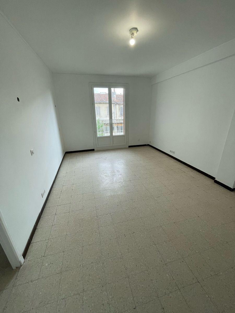 
                                                Location
                                                 Superbe 2P 56m² climatisé