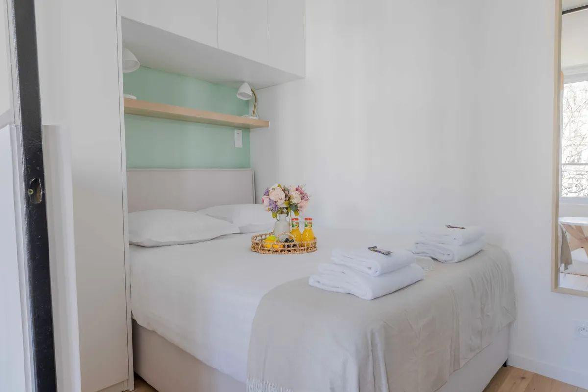 
                                                Location
                                                 Superbe 2P meublé 25² sans vis-à-vis à Montmartre