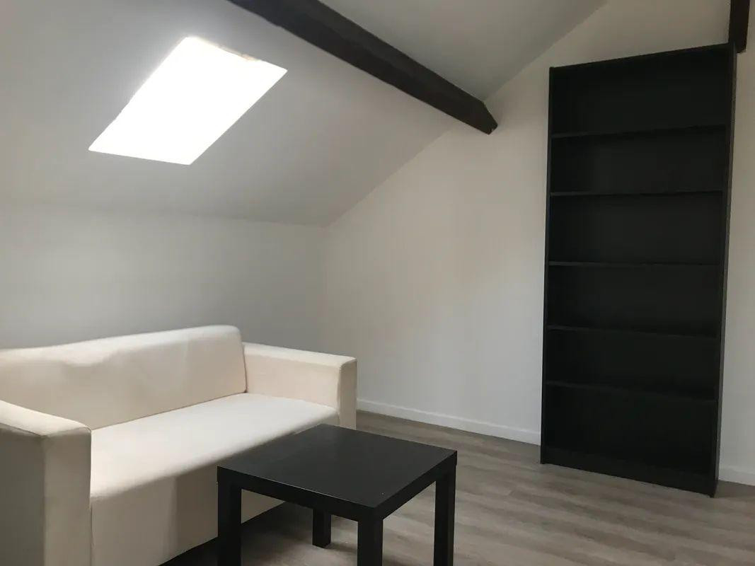 
                                                Location
                                                 Superbe 2P meublé 25m² rue de la ville en pierre