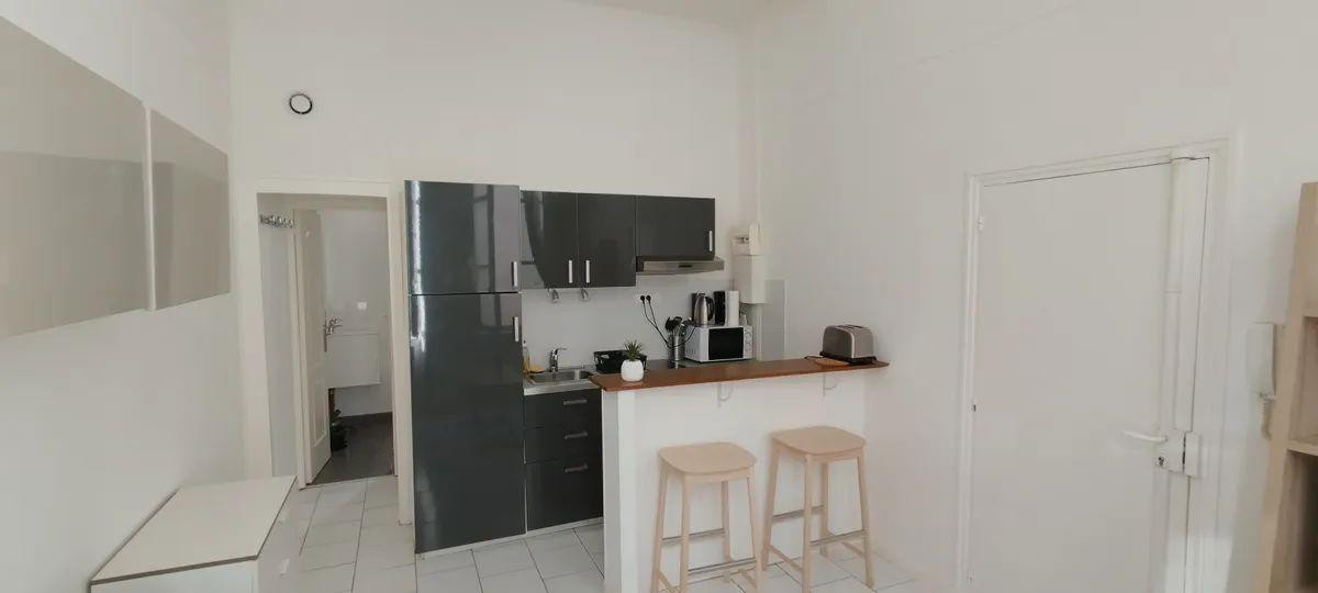 
                                                Location
                                                 Superbe 2P meublé 26 m2 - Hyper centre d'Orléans