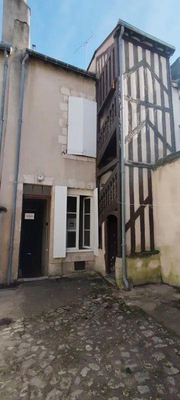 
                                                Location
                                                 Superbe 2P meublé 26 m2 - Hyper centre d'Orléans