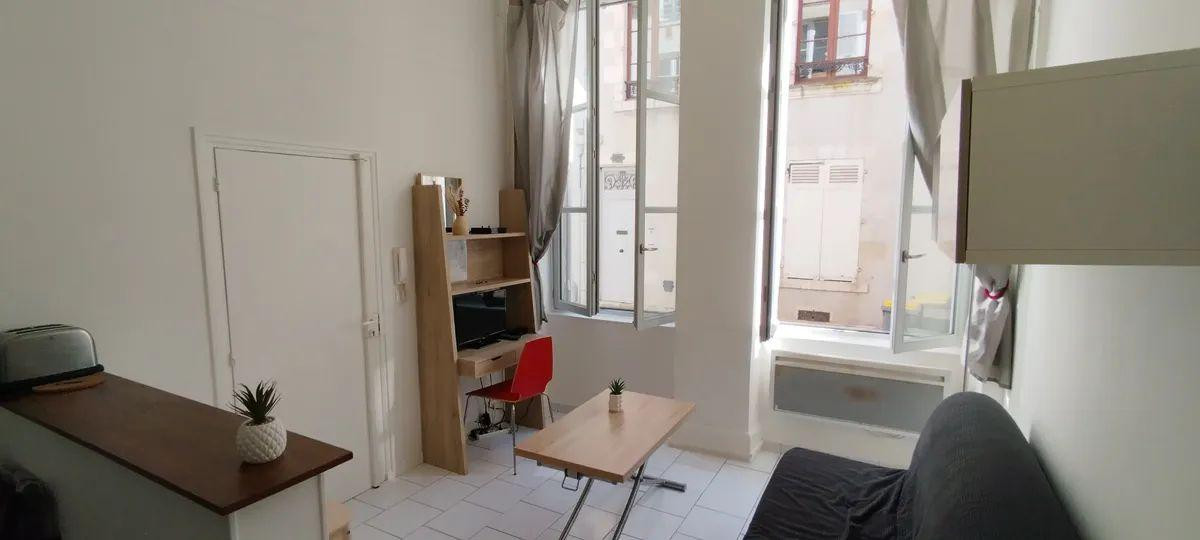 
                                                Location
                                                 Superbe 2P meublé 26 m2 - Hyper centre d'Orléans