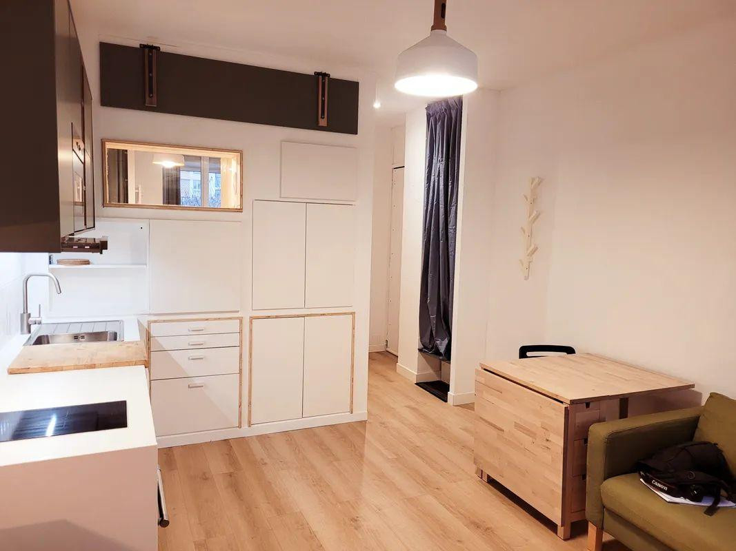 
                                                Location
                                                 Superbe 2P meublé 32m² refait à neuf et optimisé