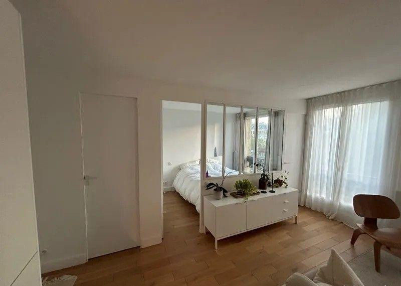 
                                                Location
                                                 Superbe 2P meublé 34m² rénové et sans vis a vis