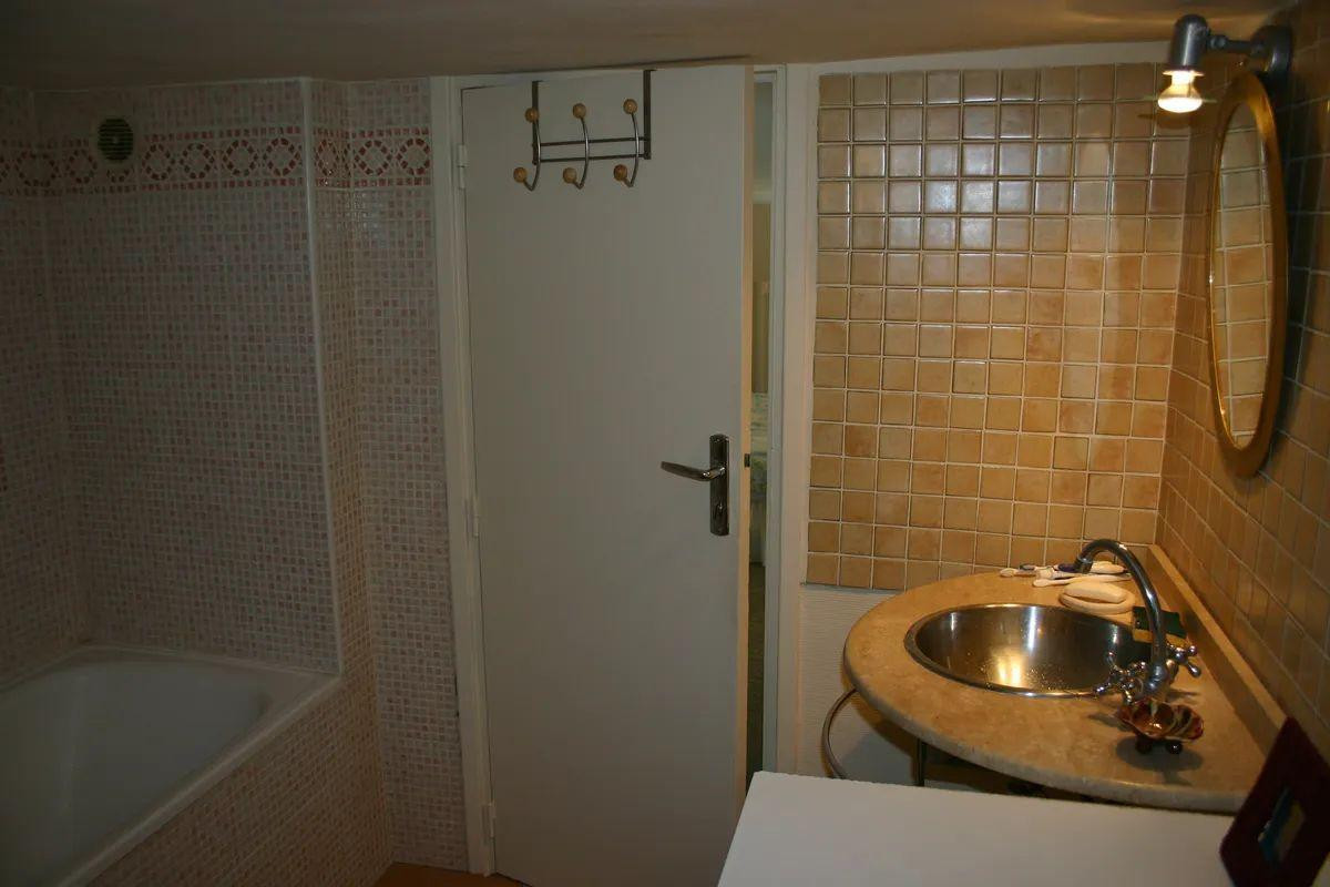 
                                                Location
                                                 Superbe 2P meublé 35m² + mezzanine 15m² Marais
