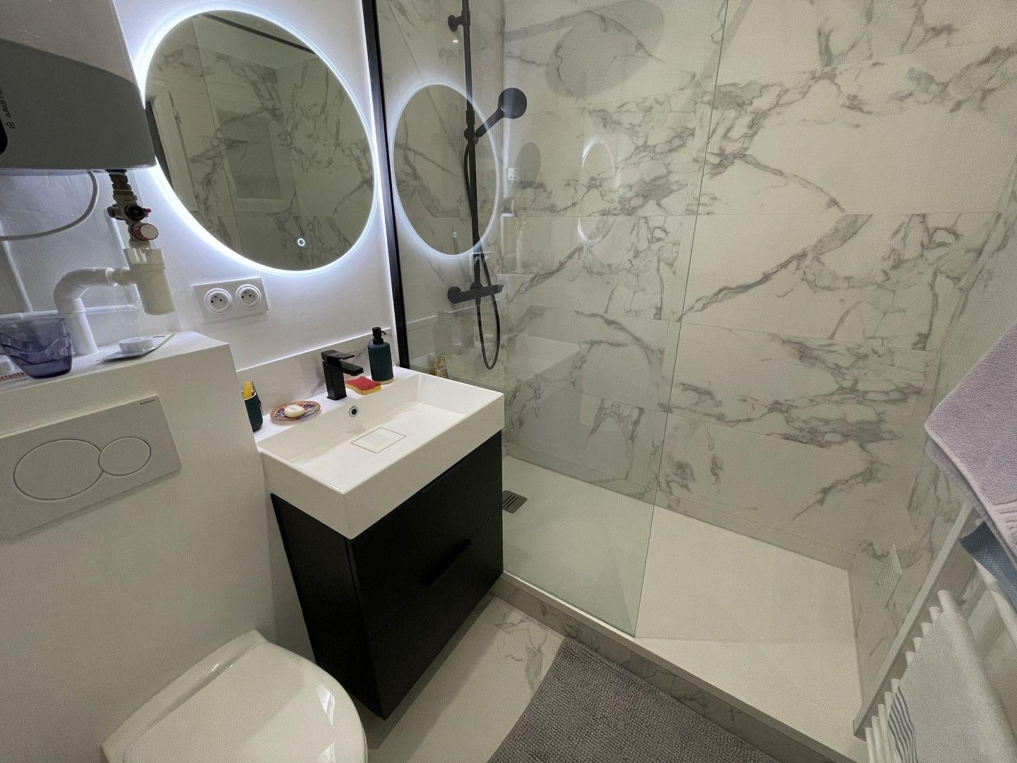 
                                                Location
                                                 Superbe 2P meublé 37m² à Ménilmontant