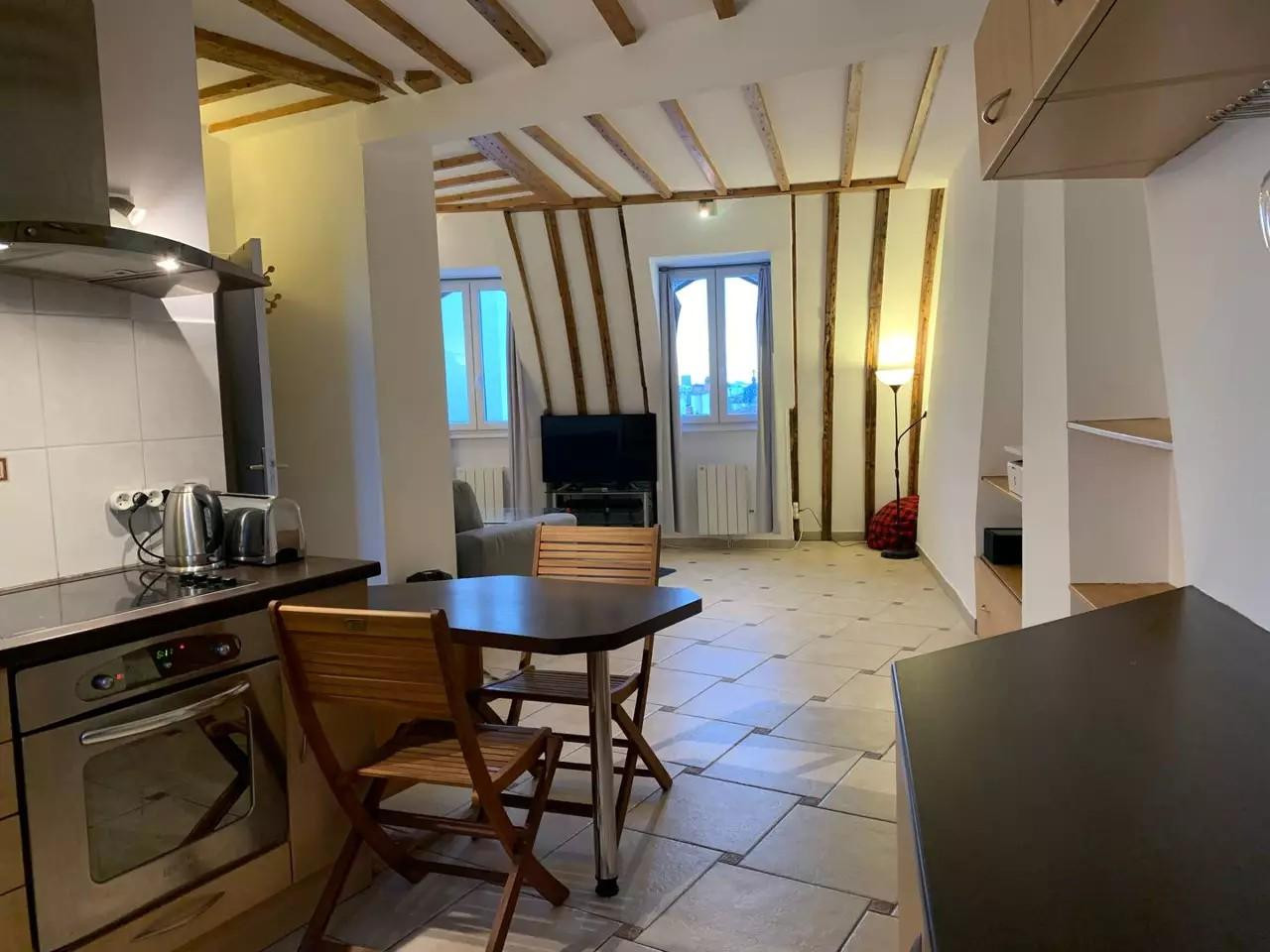 
                                                Location
                                                 Superbe 2P meublé 38m² au cœur de Paris
