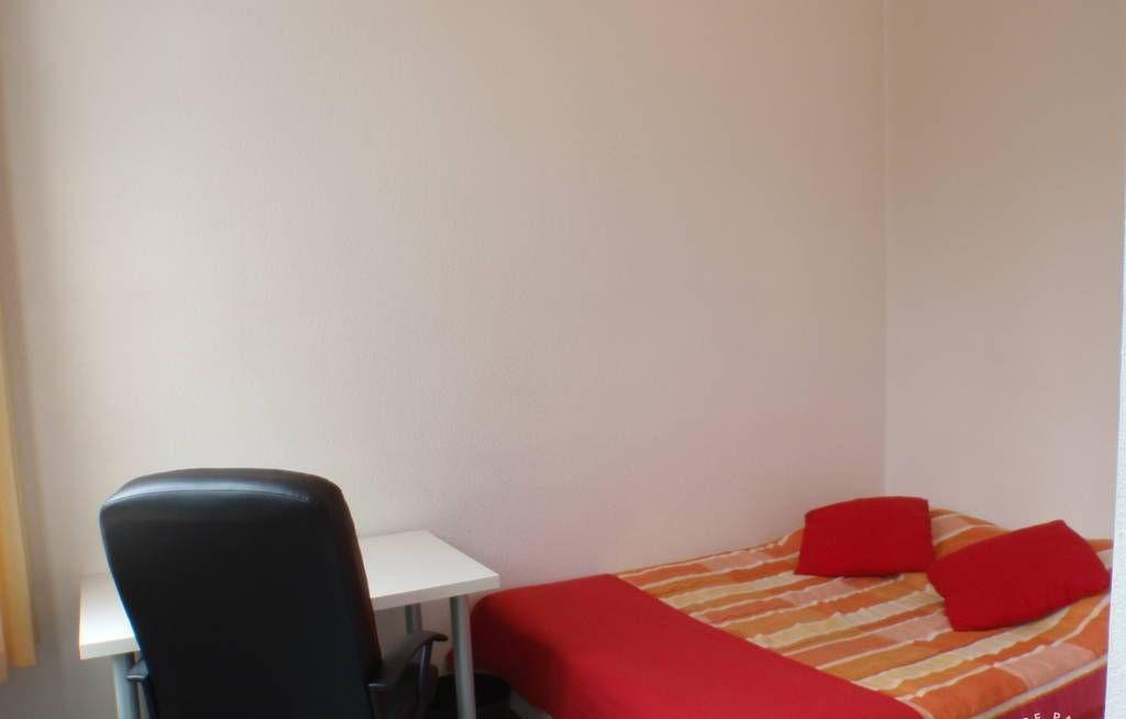 
                                                Location
                                                 Superbe 2P meublé 40m² Grenoble vue sur l'Isère