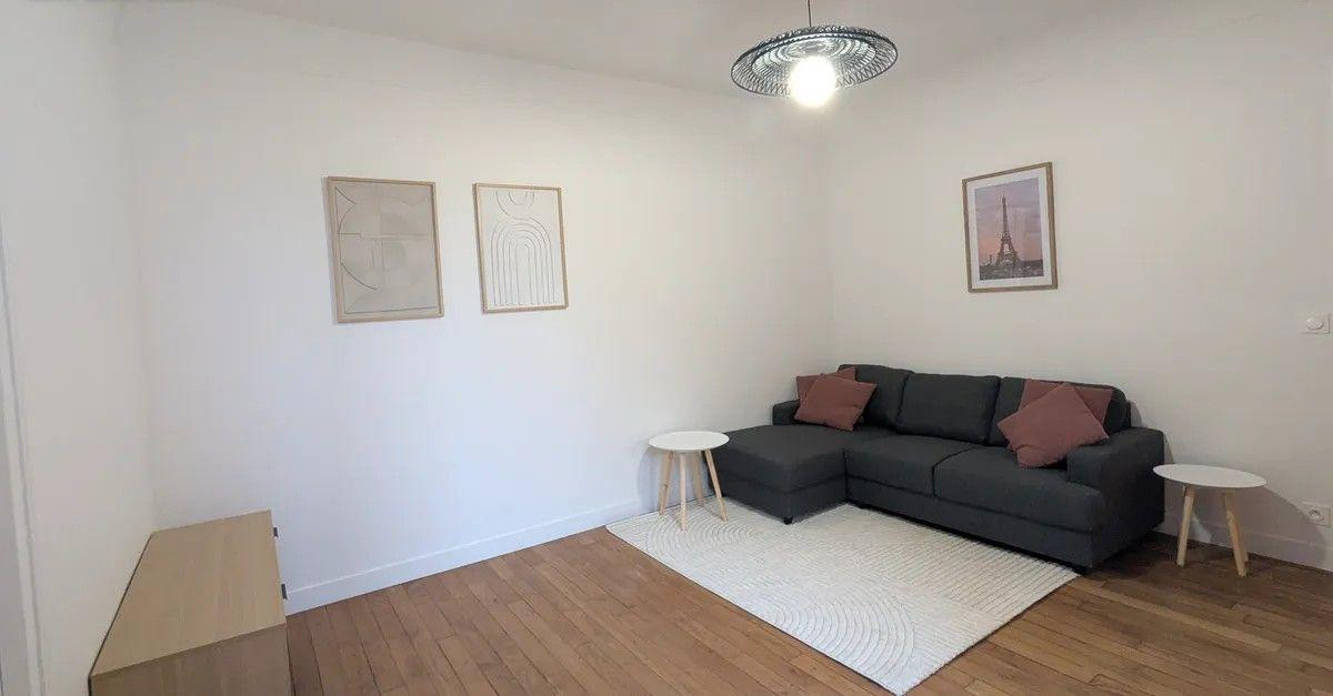 
                                                Location
                                                 Superbe 2P meublé 42m² entièrement refait à neuf