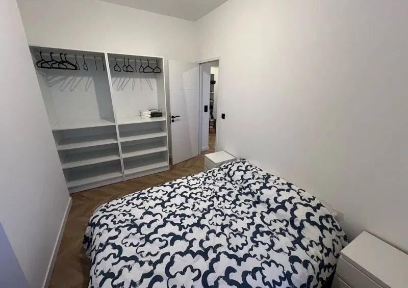 
                                                Location
                                                 Superbe 2P meublé 42m² refait à neuf